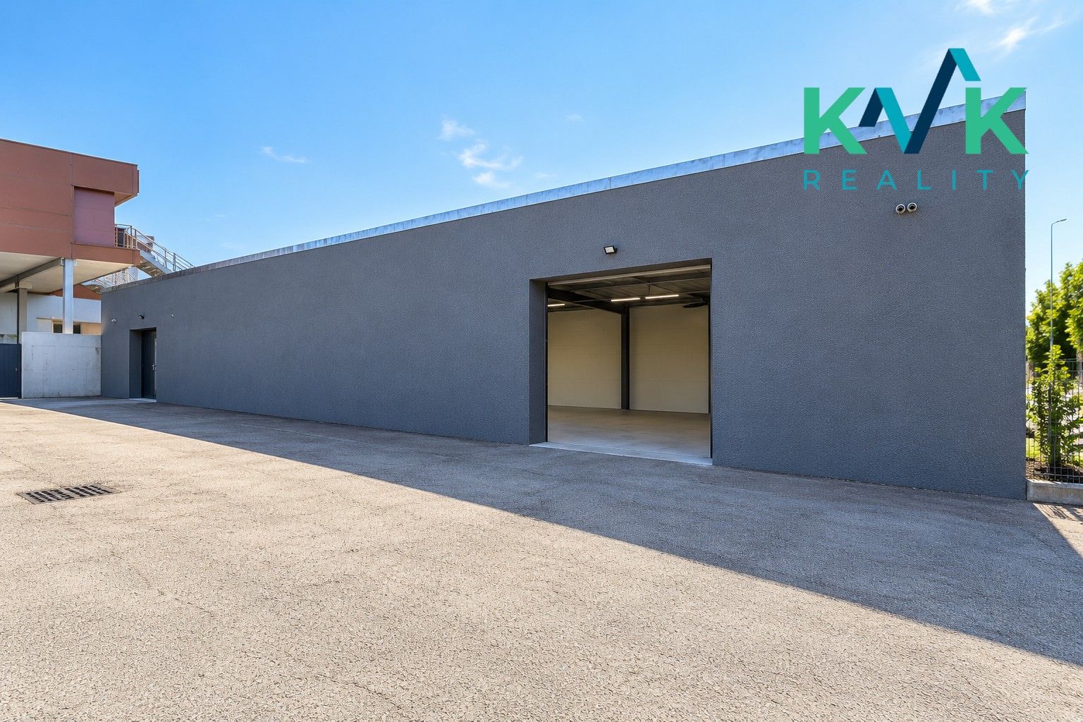 Sklady, Chebská, Karlovy Vary Dvory, 450 m² - 2