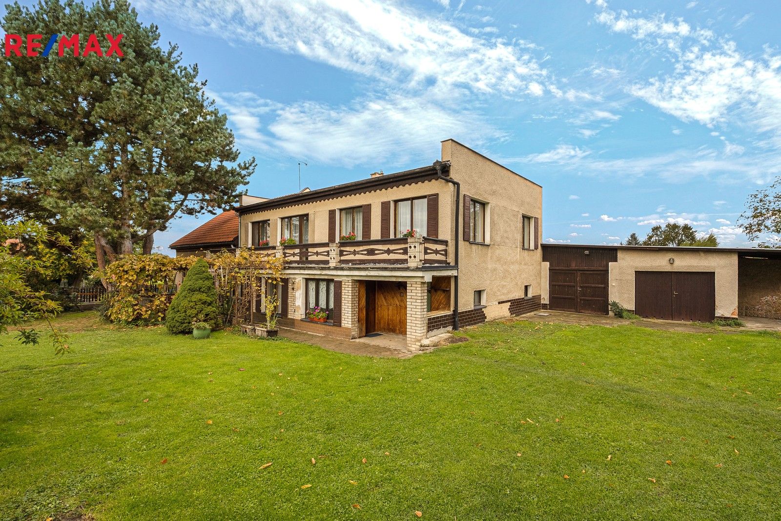 Rodinné domy, Zlosyň, 307 m²