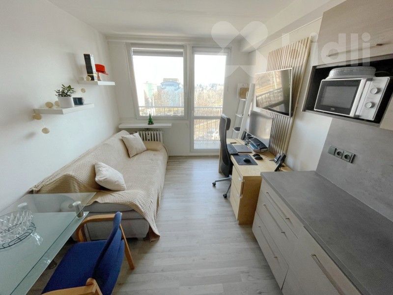 2+kk, Makovského, Praha, 47 m²