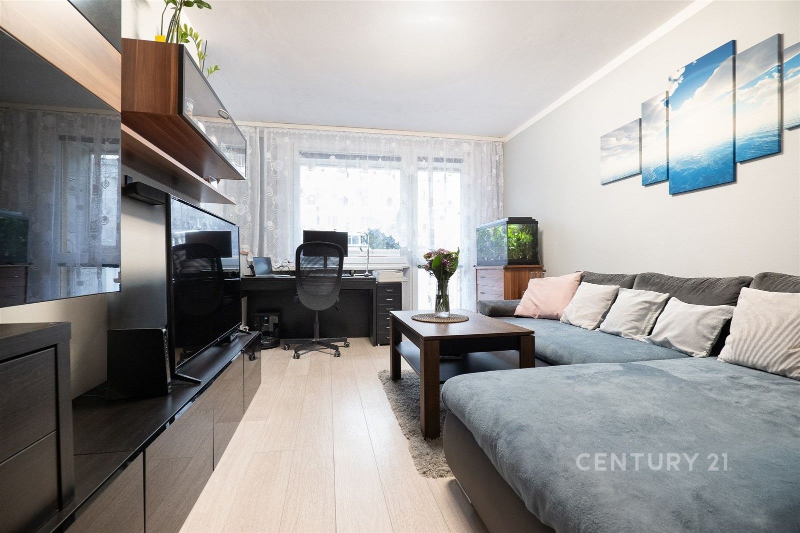 Prodej byt 3+1 - Bílinská 496, Praha, 53 m²