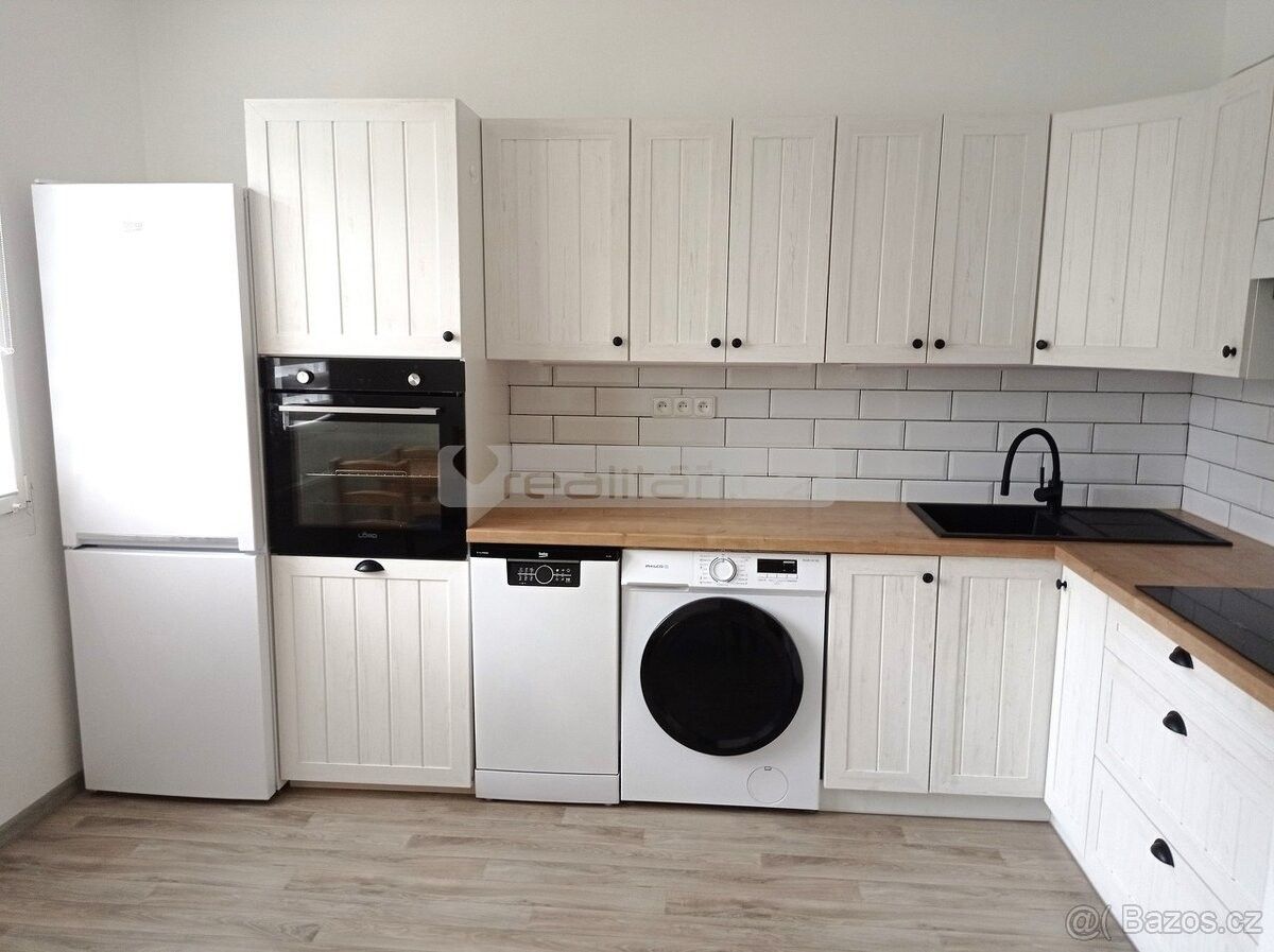 Pronájem byt - Chlumy, 335 01