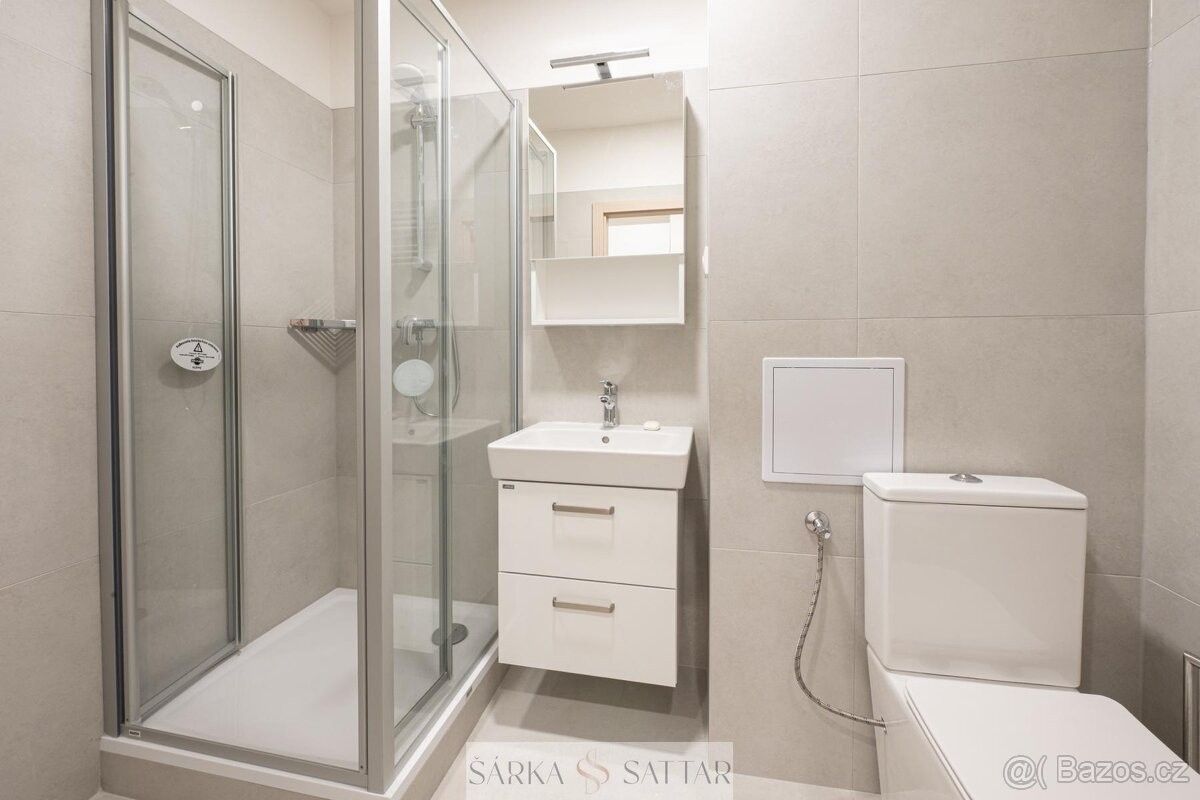 Pronájem byt - Praha, 162 00