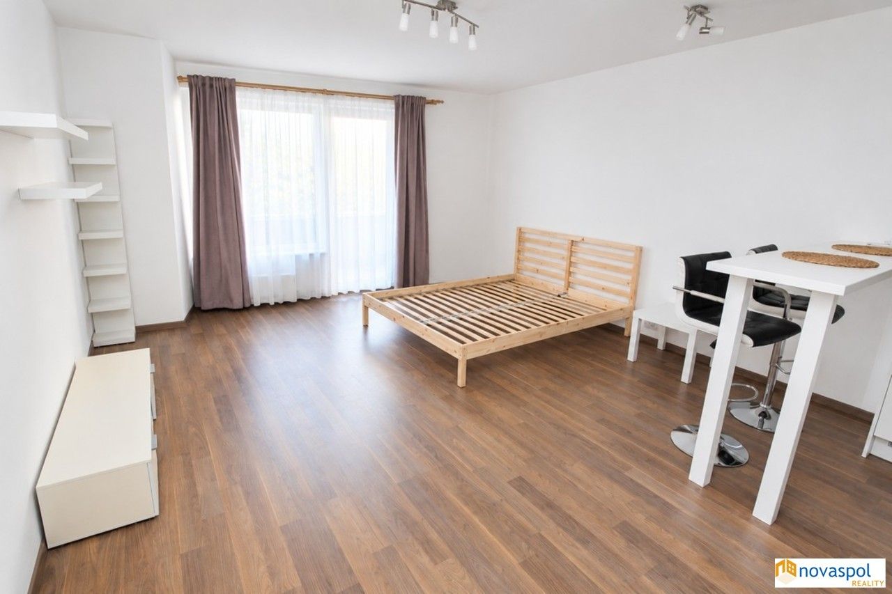 Pronájem byt 1+kk - Rižská, Praha, 37 m² - 2