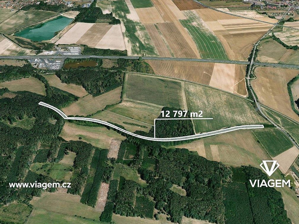 Les, 1 999 m²