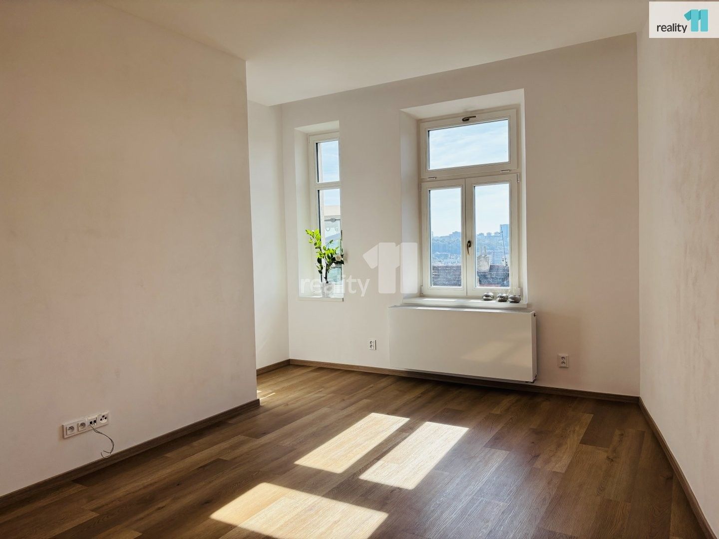 1+1, Krymská, Praha, 37 m² - 1