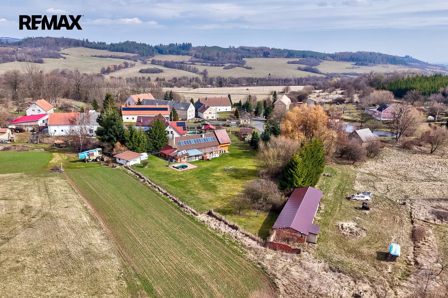 Prodej rodinný dům - Verušičky - Vahaneč, okres Karlovy Vary, Karlovarský kraj, 288 m² - 2