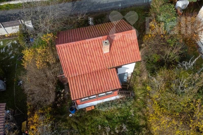 Prodej chata - Mezi chatami, Praha, 38 m²