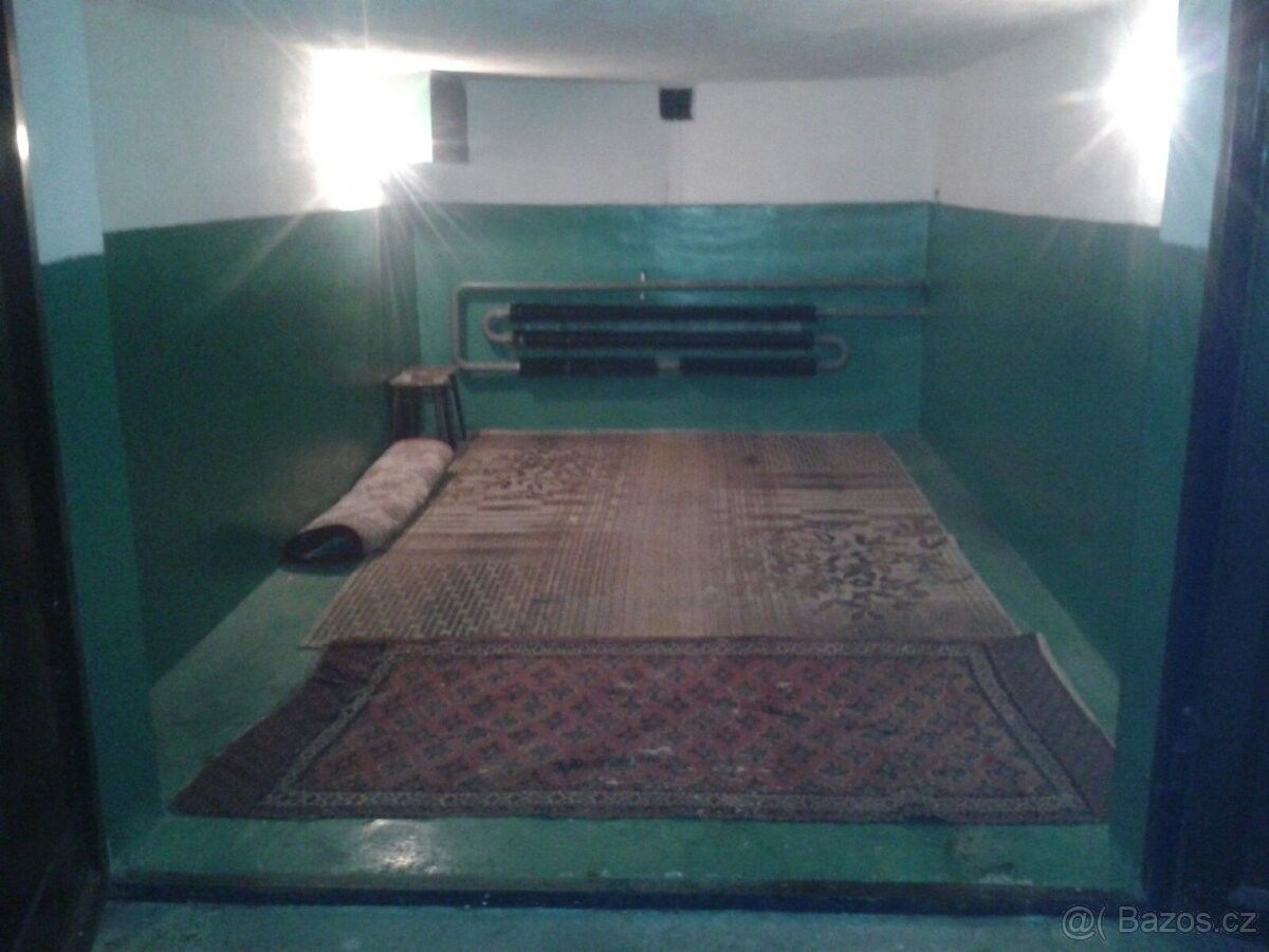 Garáže, Brno, 638 00
