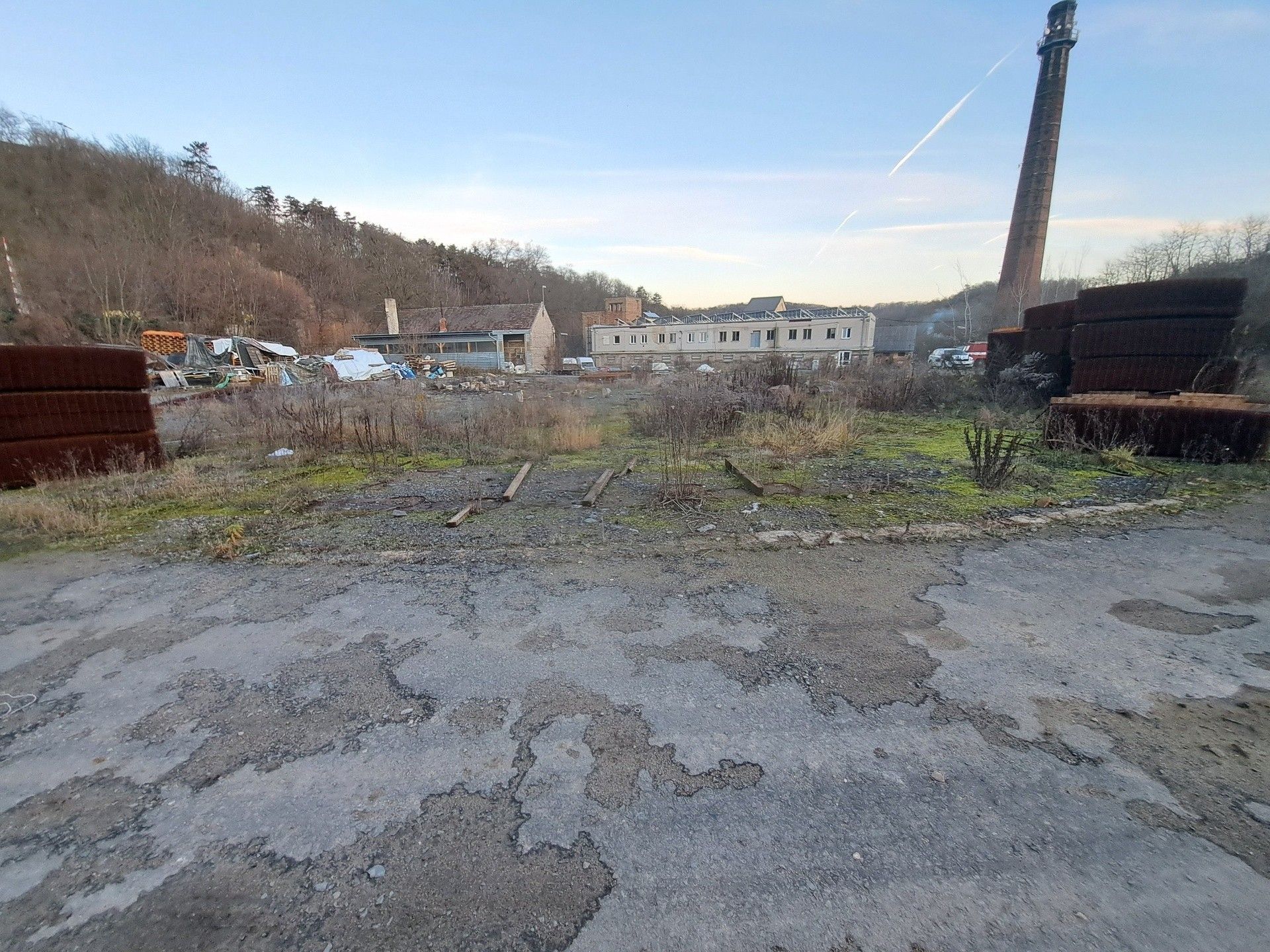 Pronájem komerční pozemek - Zákolany, 116 m²