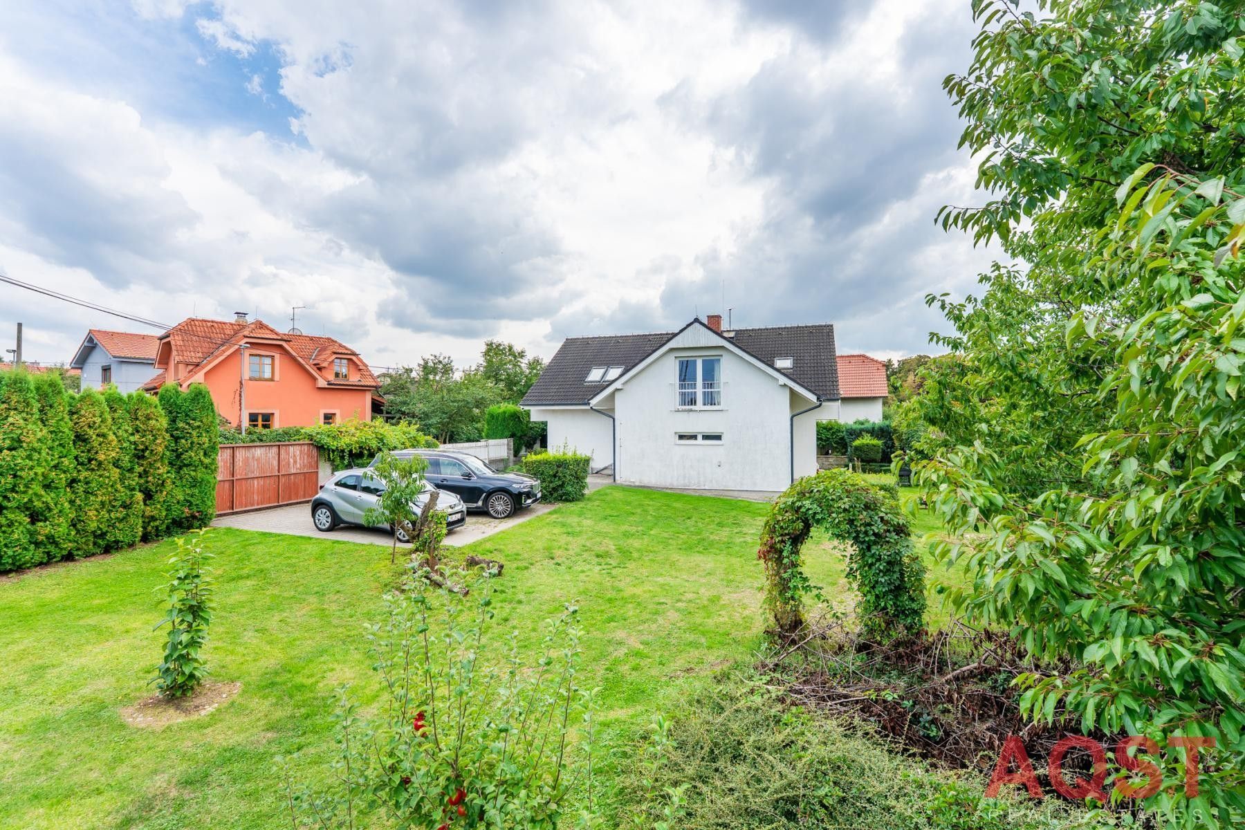 Rodinné domy, Skautská, Praha, 230 m²