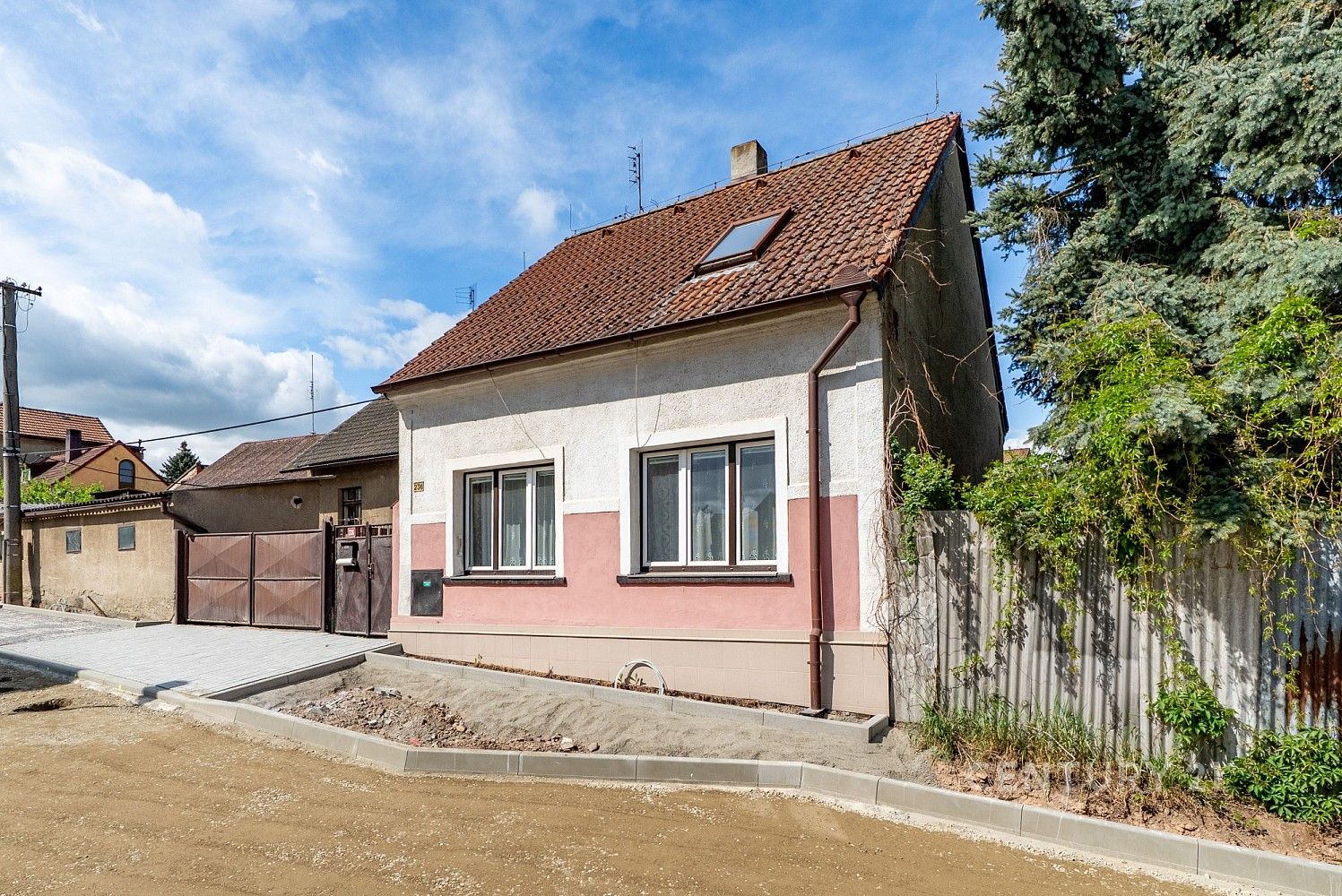 Prodej rodinný dům - Tuchlovice, okres Kladno, Středočeský kraj, 93 m² - 2