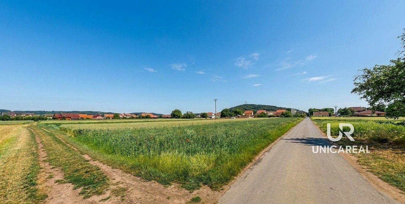 Pozemek pro bydlení, 2 596 m²