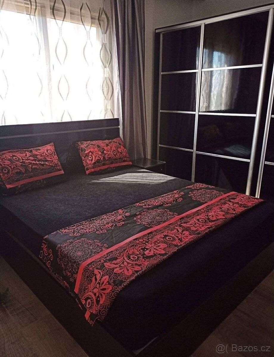 Byty, 987 66, Zahraničí