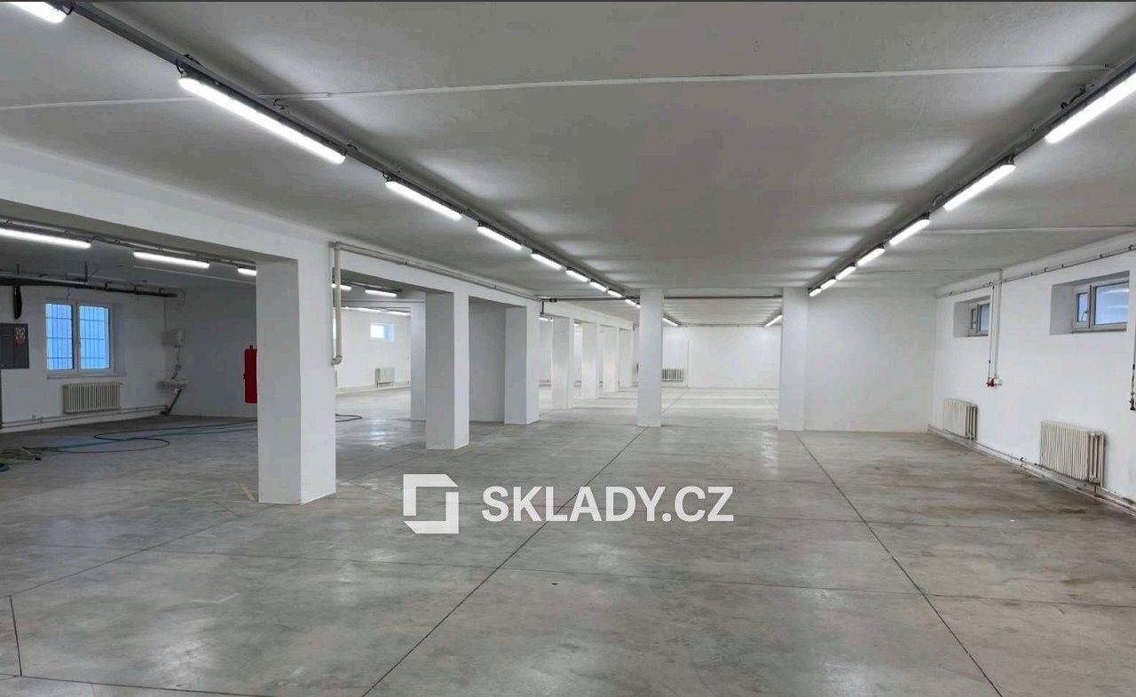 Sklady, Zlín, 700 m² - 1