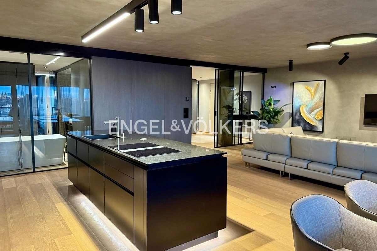 Pronájem byt 4+kk - Holečkova, Praha, 178 m²