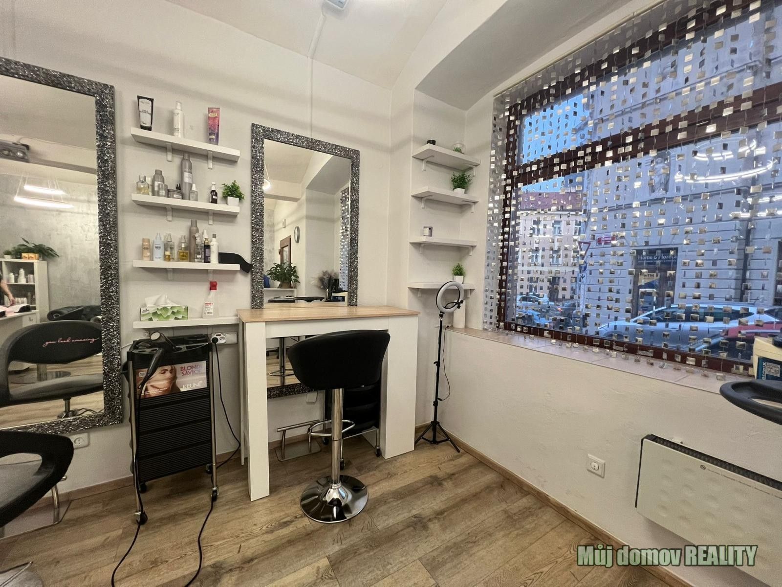 Pronájem obchodní prostory - Prokopova, Praha, 5 m²