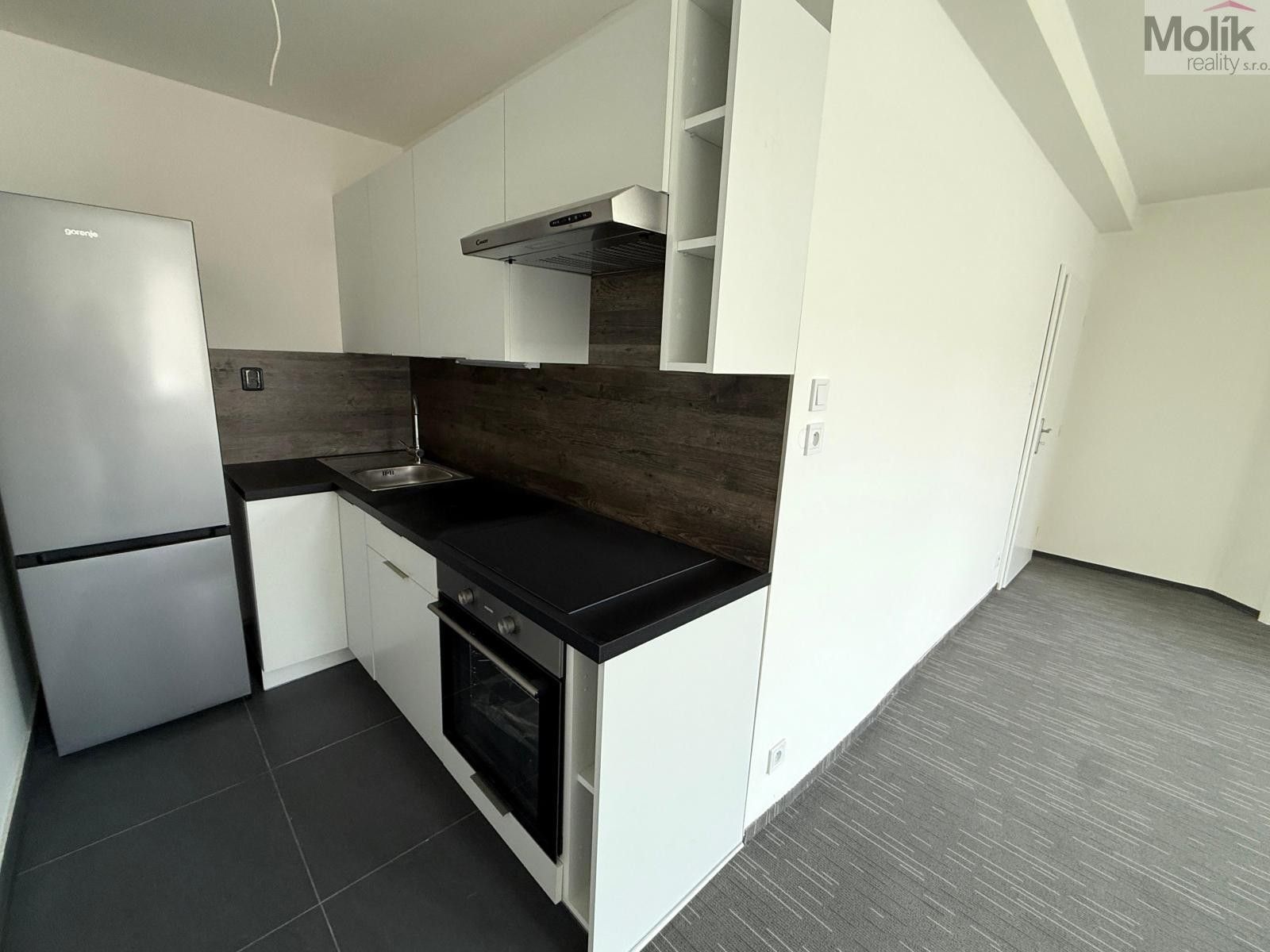 Byt 2+kk · 50 m² · Žižkovo náměstí, Chomutov - 3