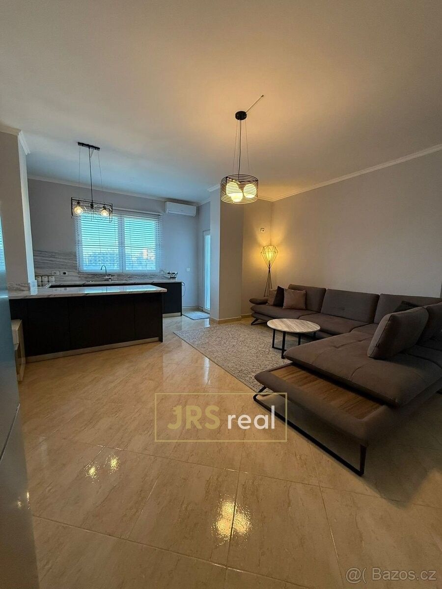 Byty, 987 66, Zahraničí