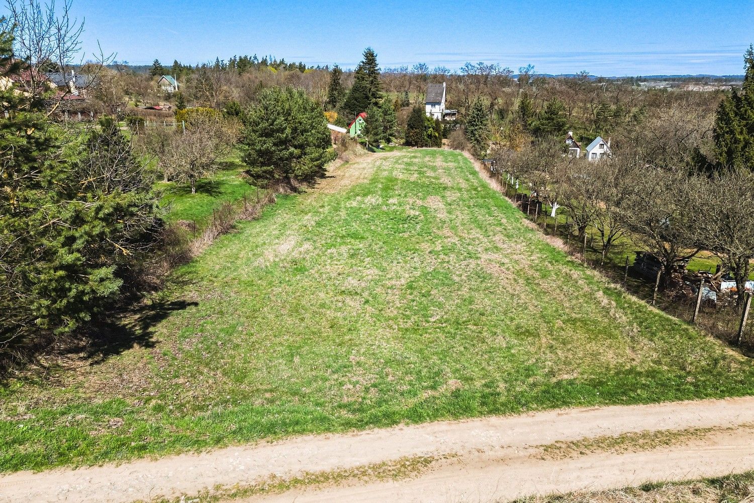Zahrada, 2 142 m²