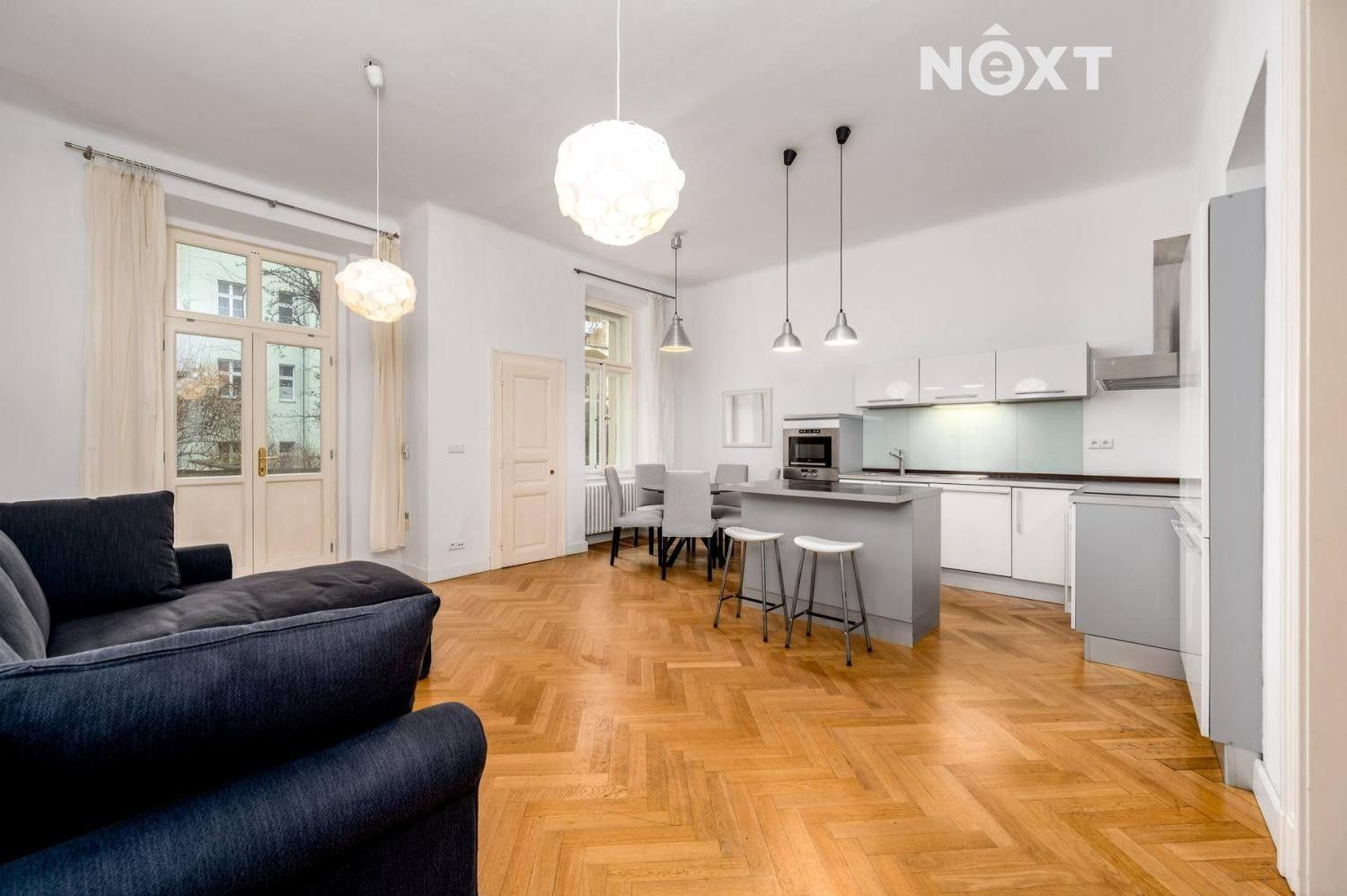 3+kk, Bubeneč, Praha, 90 m²