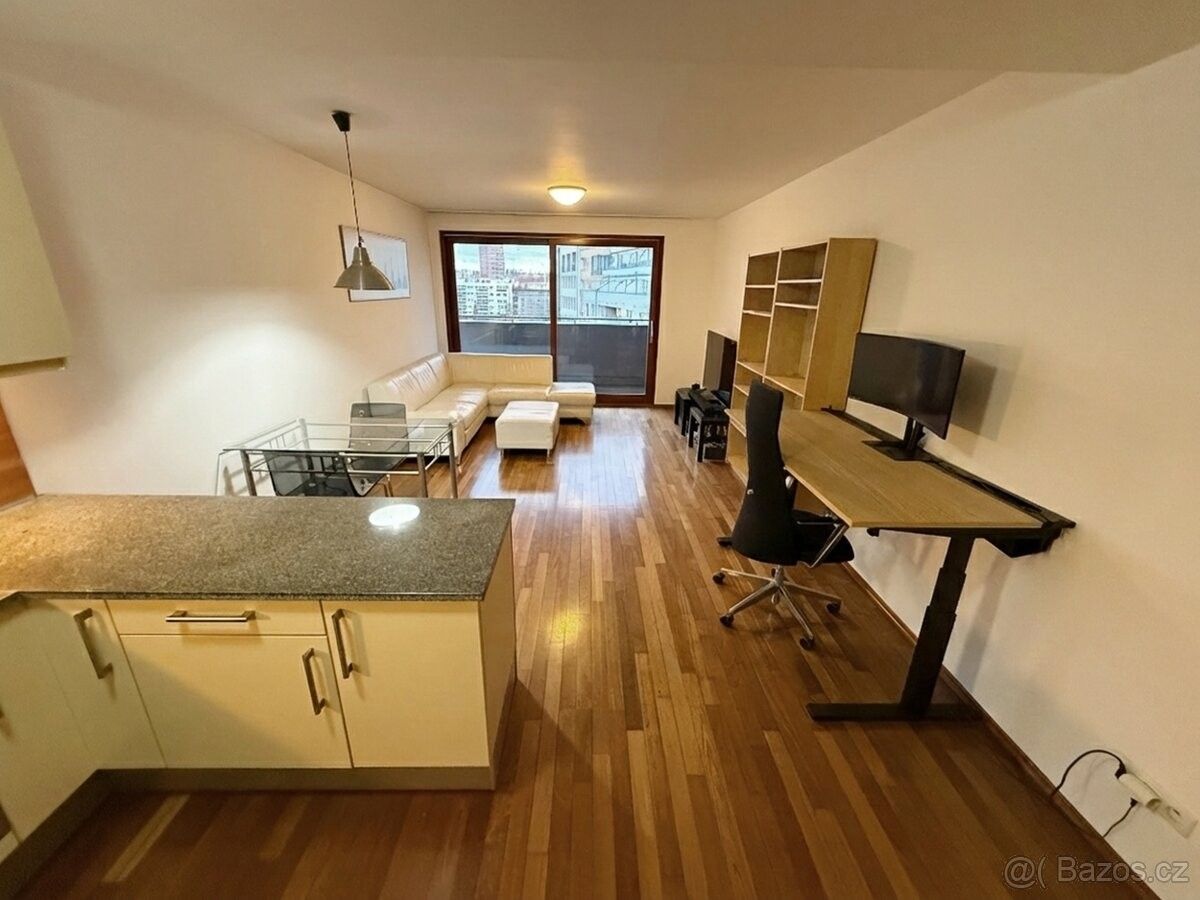 Pronájem byt - Praha, 190 00