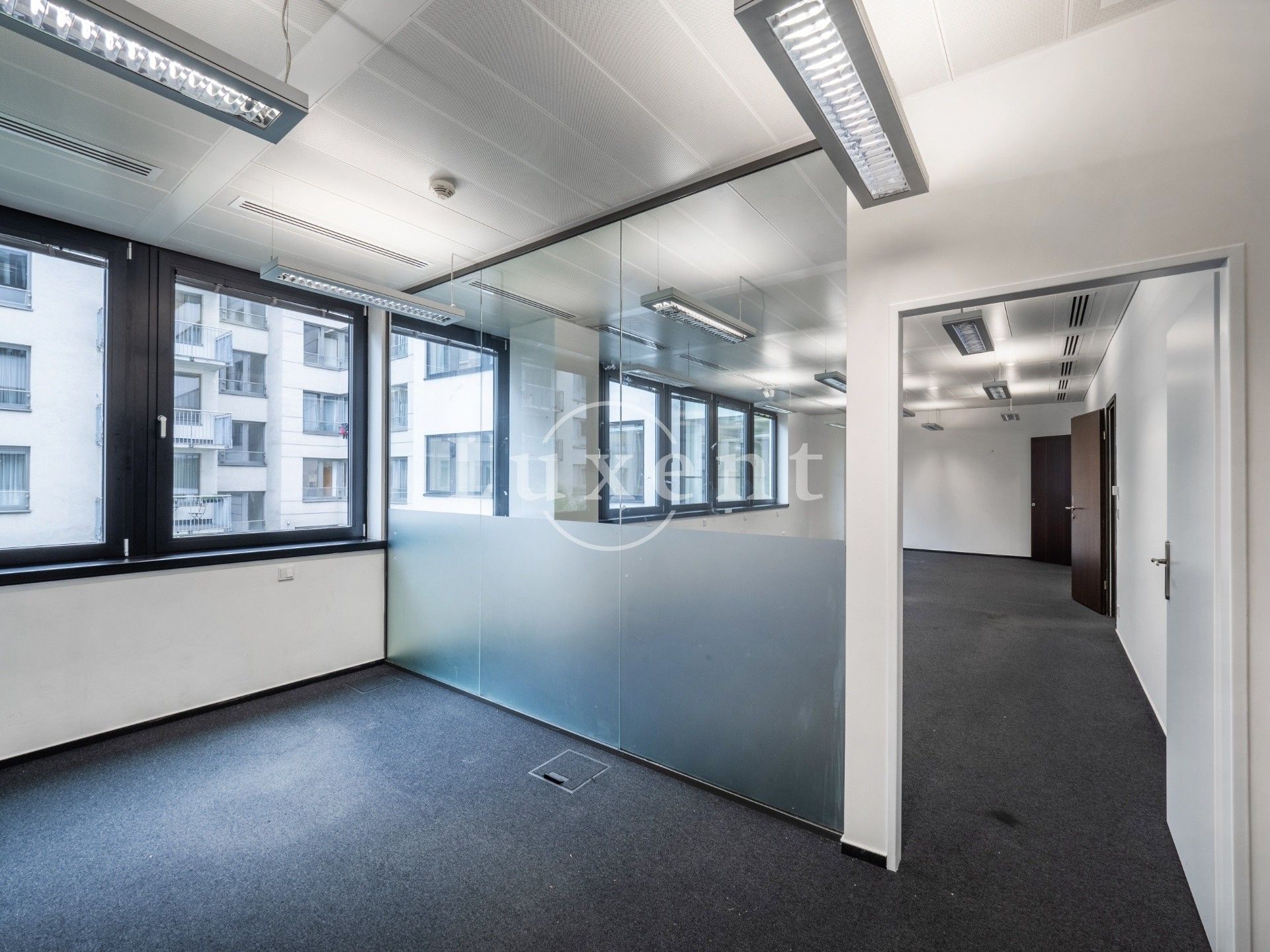 Pronájem kancelář - Karla Engliše, Praha, 1 m²