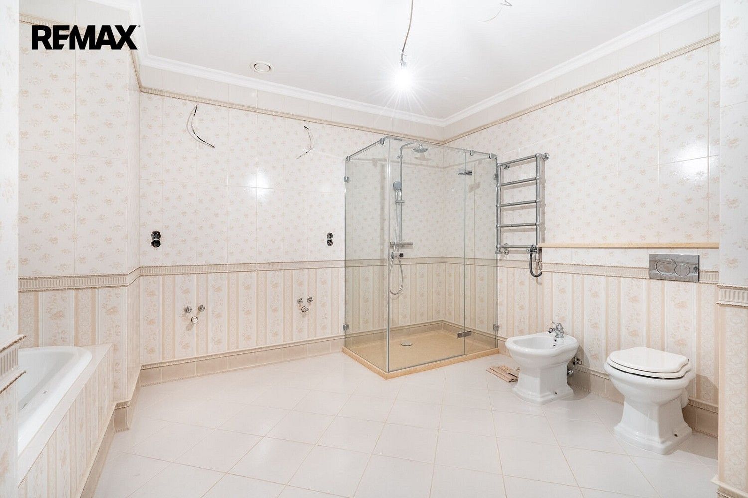 Byt 6+kk a více · 537 m² · Svahová, Karlovy Vary - 4