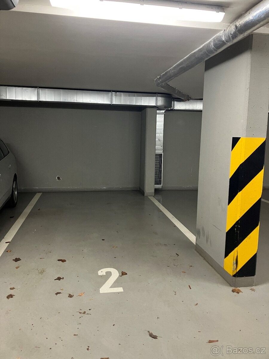 Garáže, Praha, 140 00