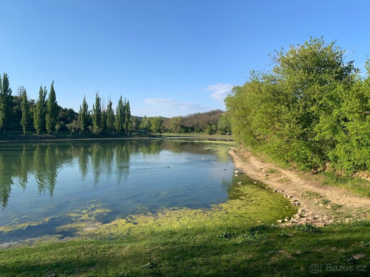 Zahrady, Hustopeče u Brna, 693 01