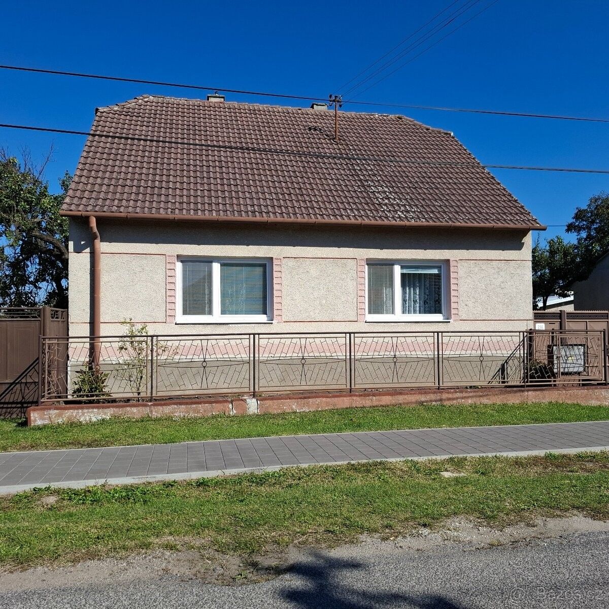 Prodej rodinný dům - 987 65, Slovensko