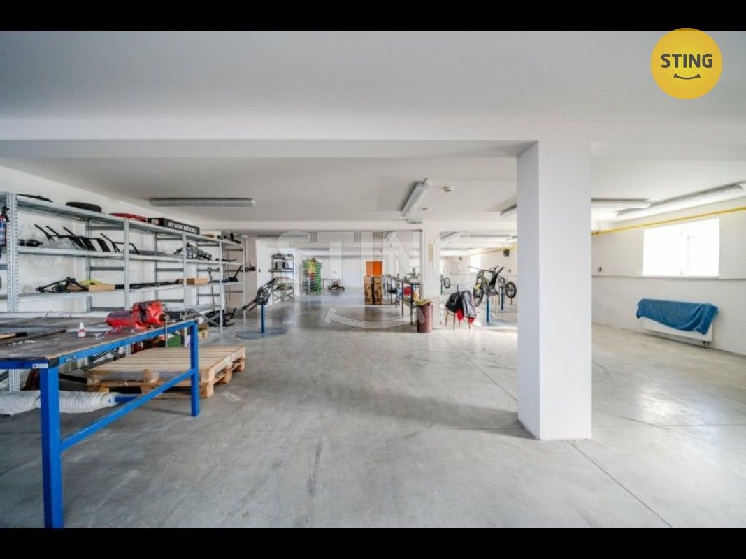 Pronájem sklad - Mankovice, 220 m²