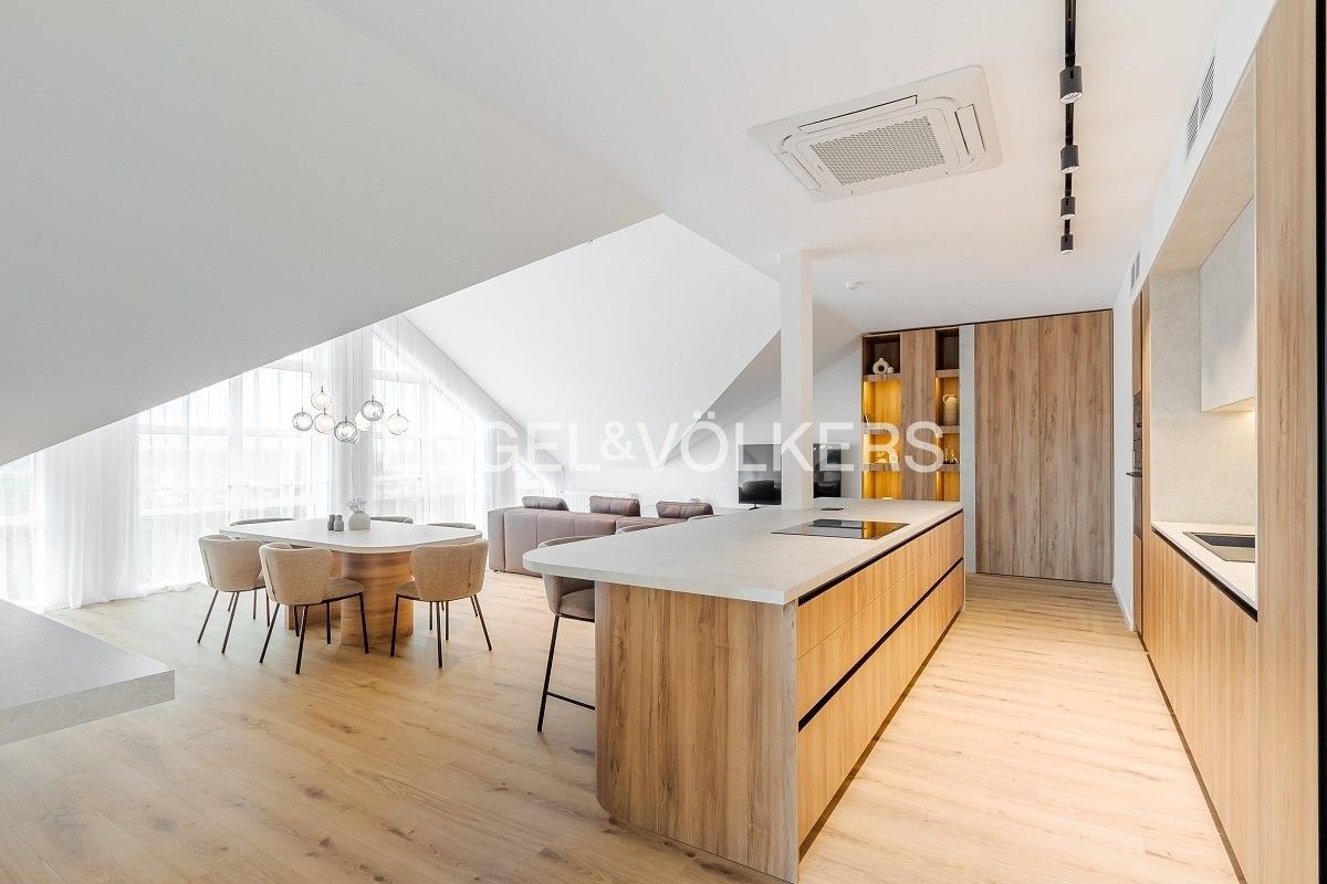 Pronájem byt 2+kk - Chlumčanského, Praha, 112 m²