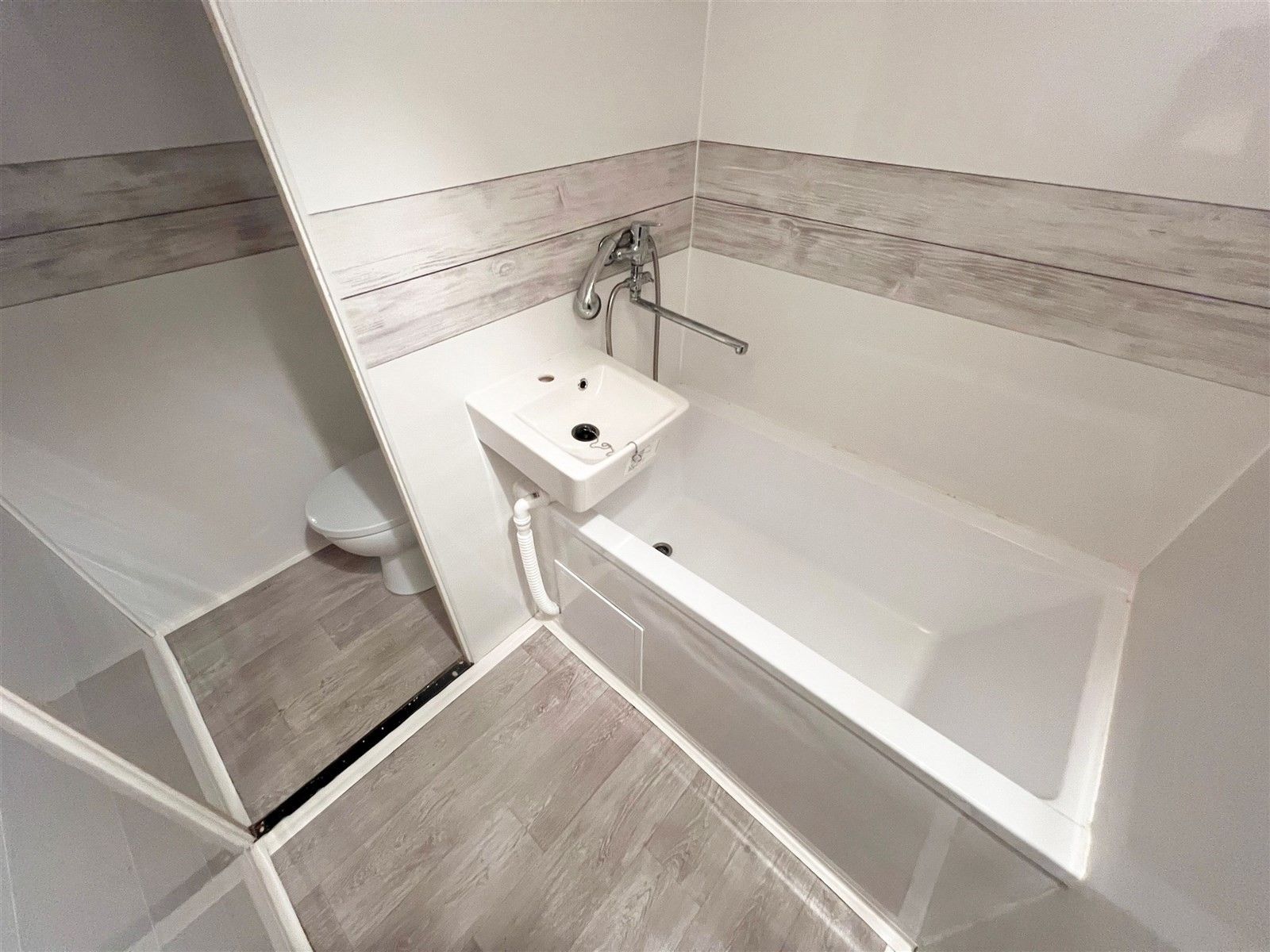 Pronájem byt 1+kk - Seifertova 4164, Chomutov, 22 m² - 5