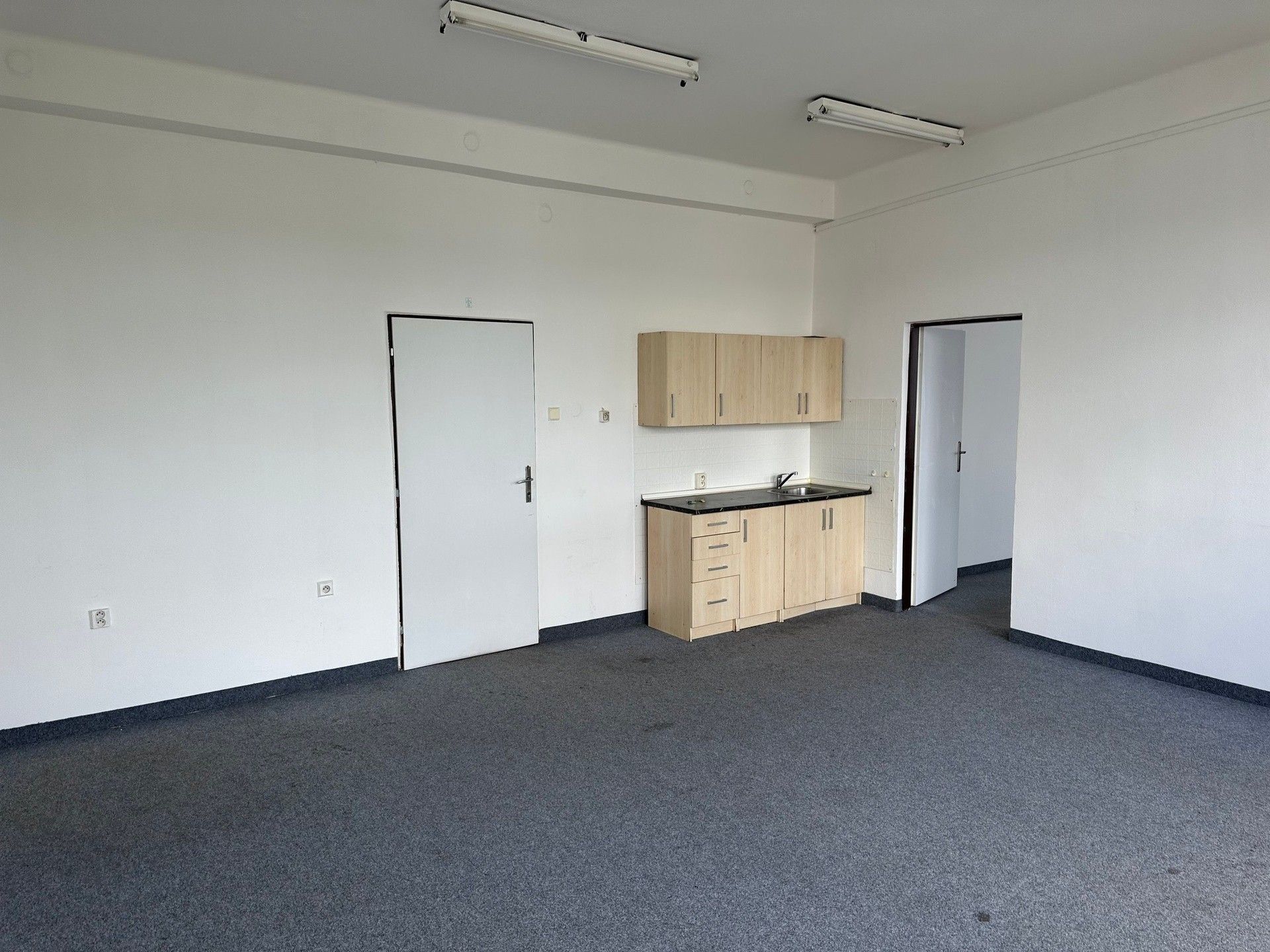 Kancelář · 73 m² · U Elektry, Praha - 3