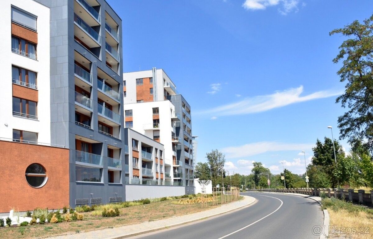 Pronájem garáž - Praha, 170 00