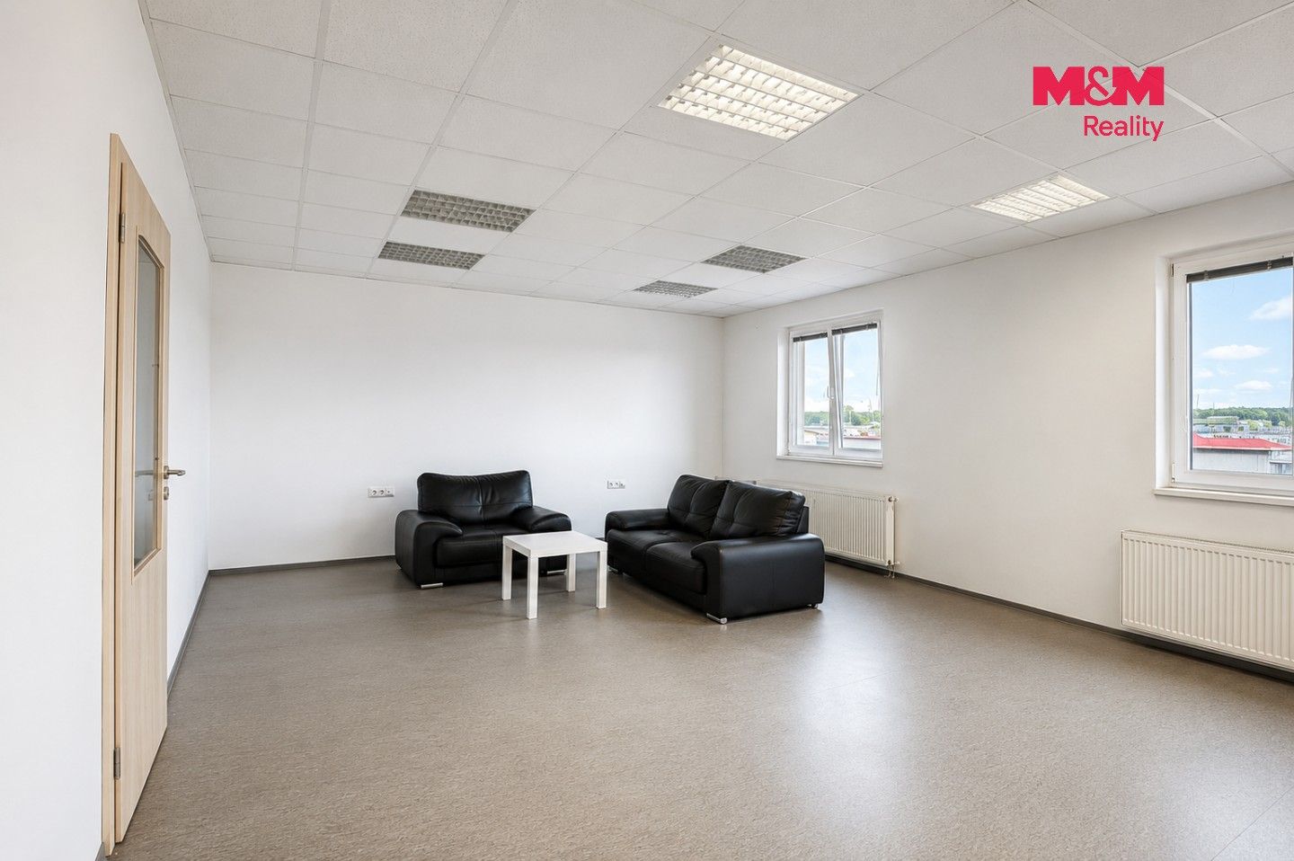 Kancelář · 35 m² · Rybitví - 2