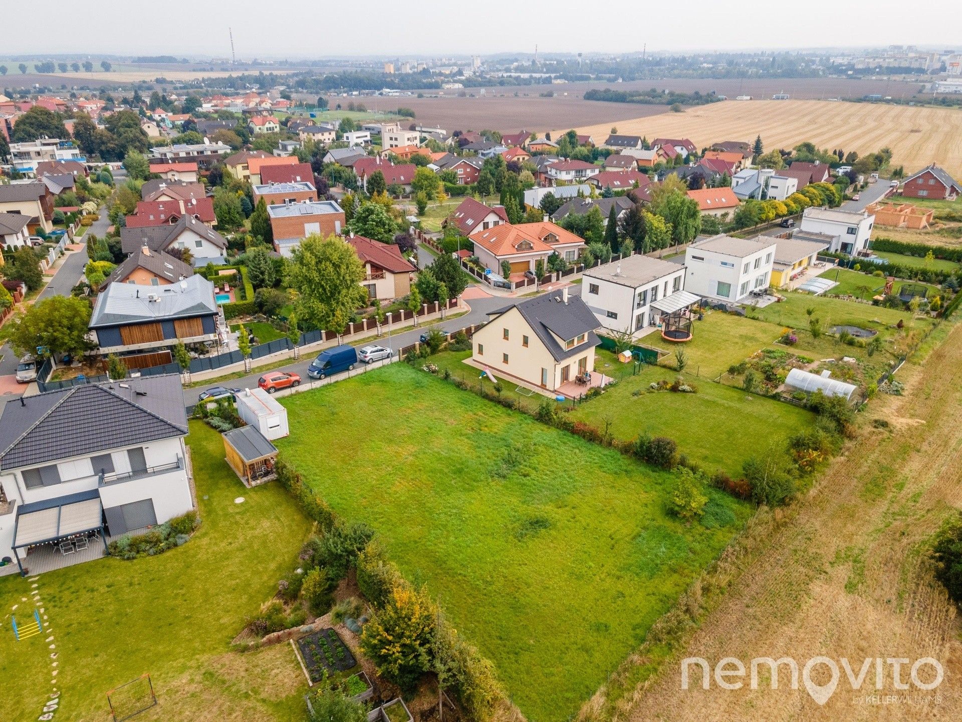 Prodej pozemek pro bydlení - Zářijová, Ďáblice, Praha, Česko, 1 034 m²
