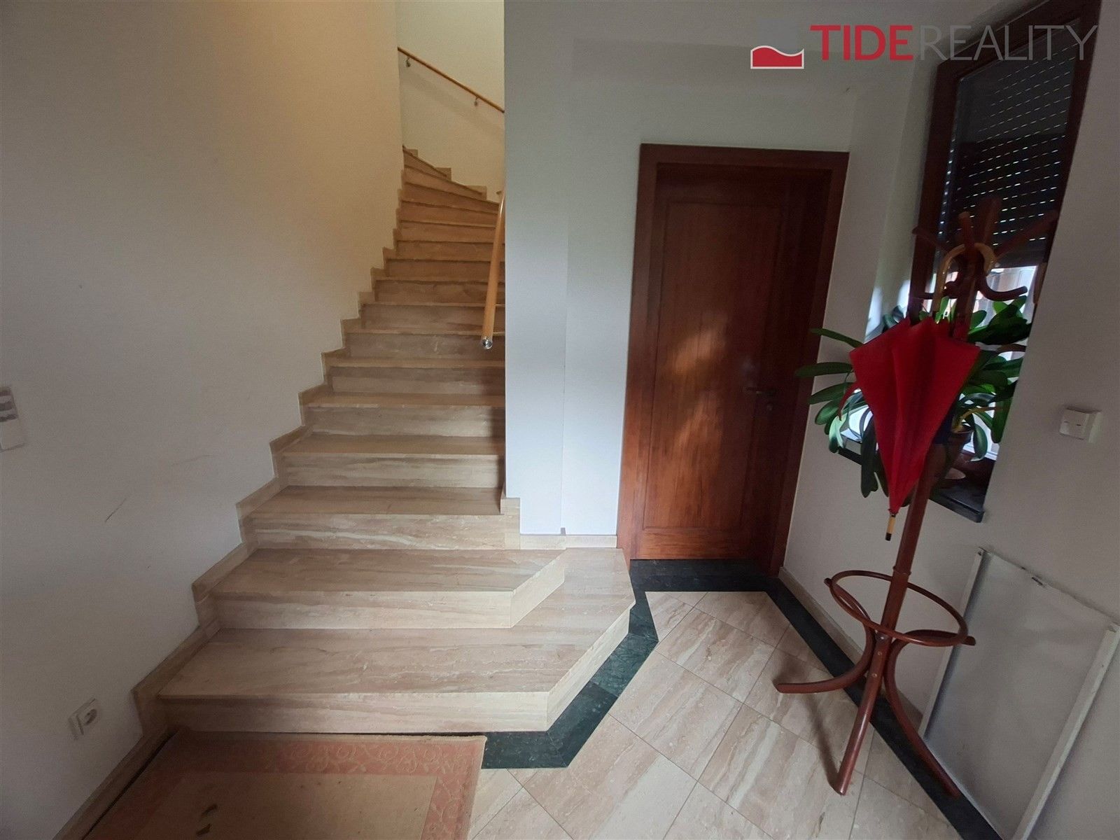Pronájem byt 5+kk - K Homolce 711, Praha Slivenec, 226 m² - 5