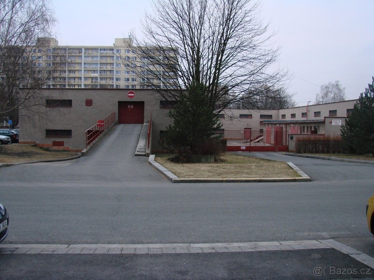 Garáže, Pardubice, 530 09