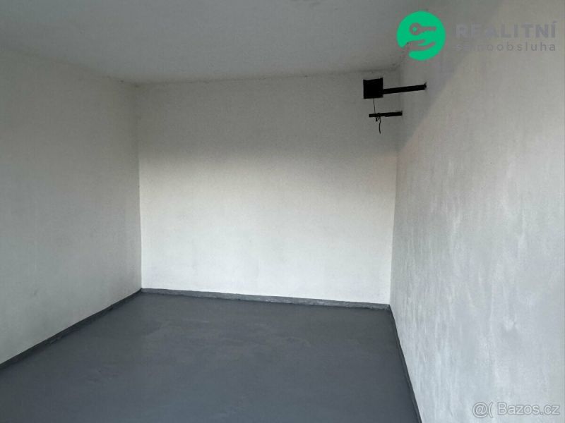 Prodej garáž - Praha, 18 m²