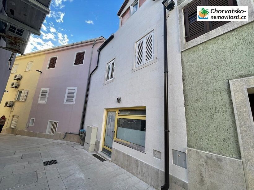 Prodej rodinný dům - 987 66, Zahraničí