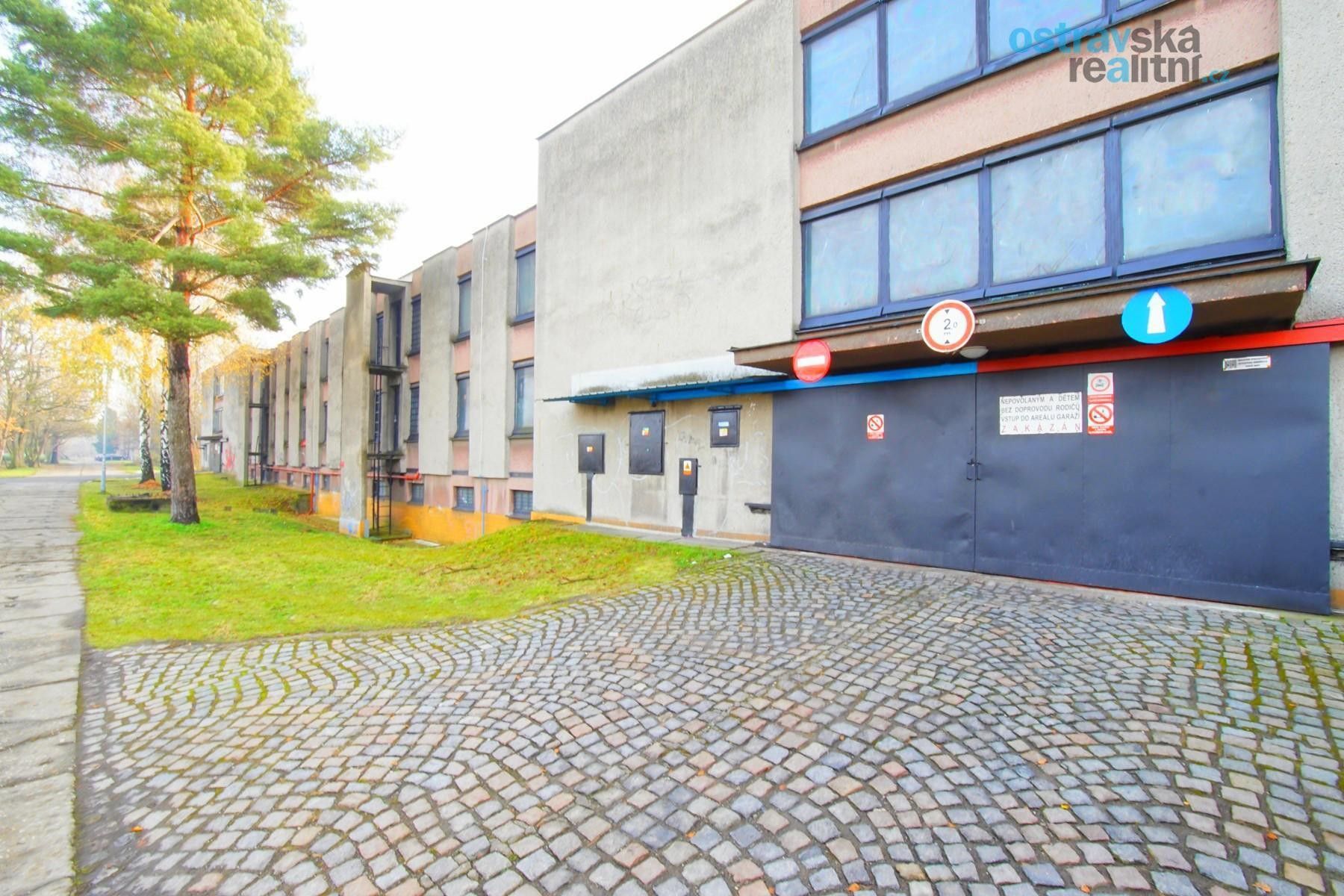 Garáže, Pavlovova, Ostrava, 15 m²