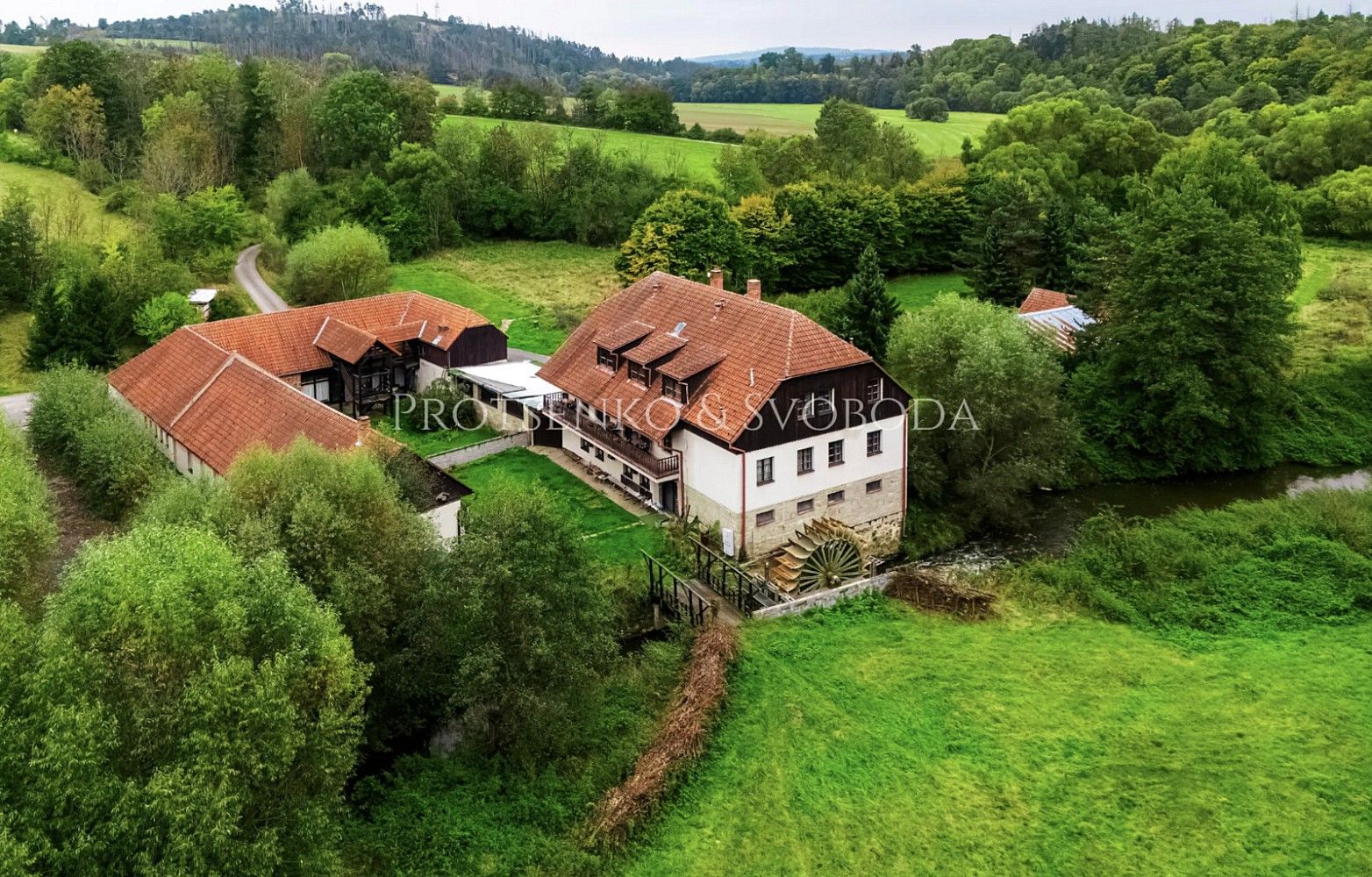 Ubytovací zařízení, Červená Lhota, okres Třebíč, Kraj Vysočina, 1 220 m² - 1