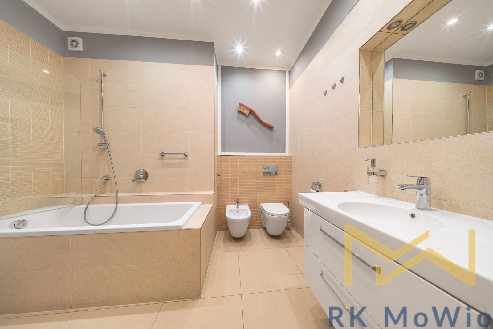 3+1, Rašínovo nábřeží, Praha, 103 m² - 2