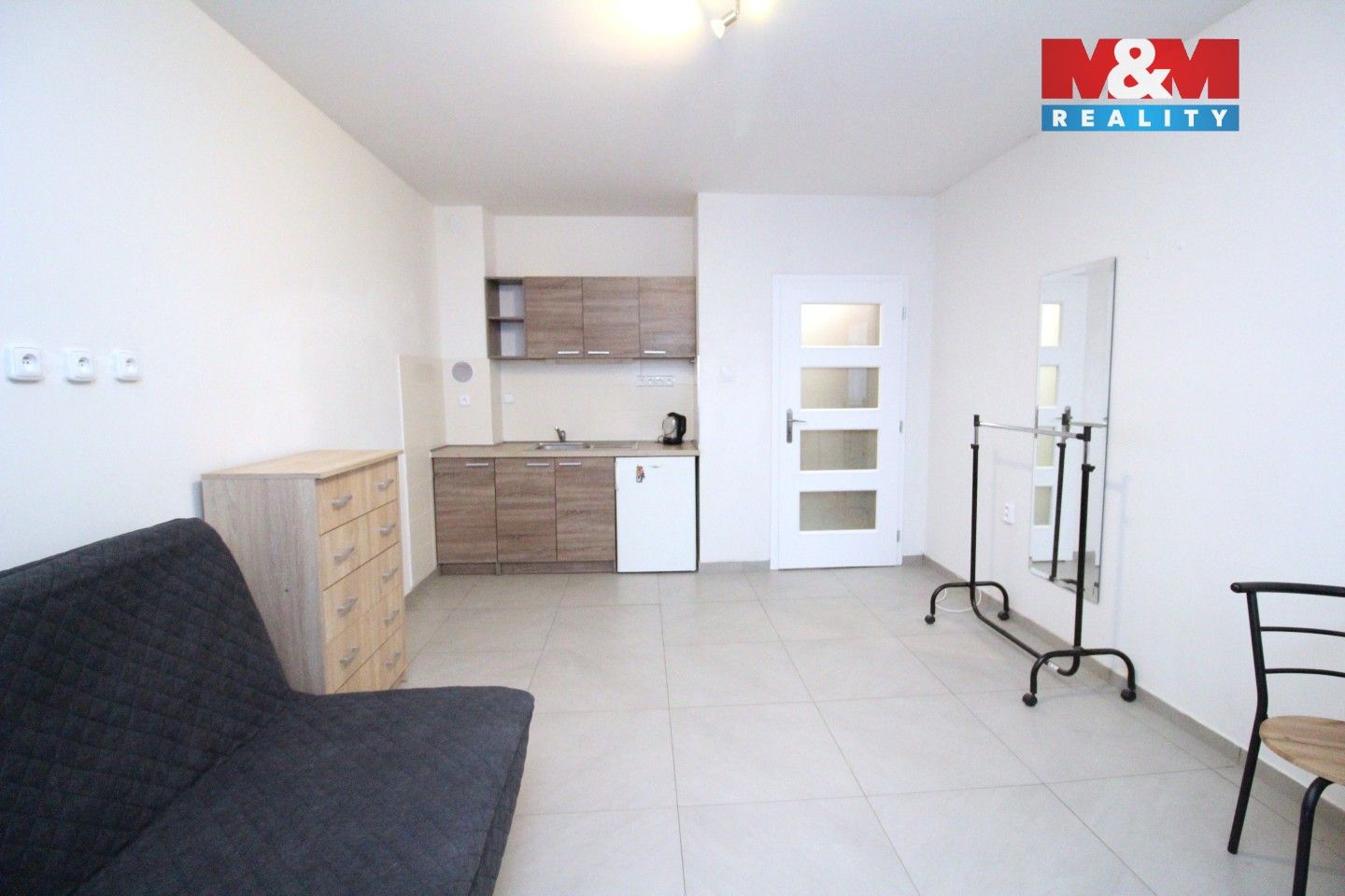 Pronájem byt 1+kk - Rýmařovská, Praha, 26 m²