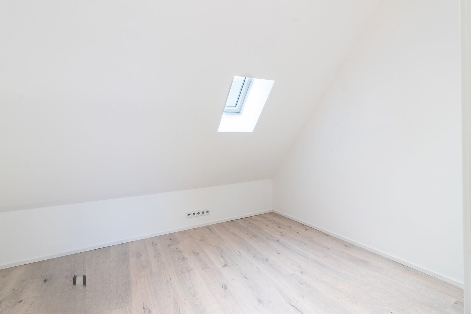 Pronájem byt 2+kk - Holandská, Praha, 73 m² - 5