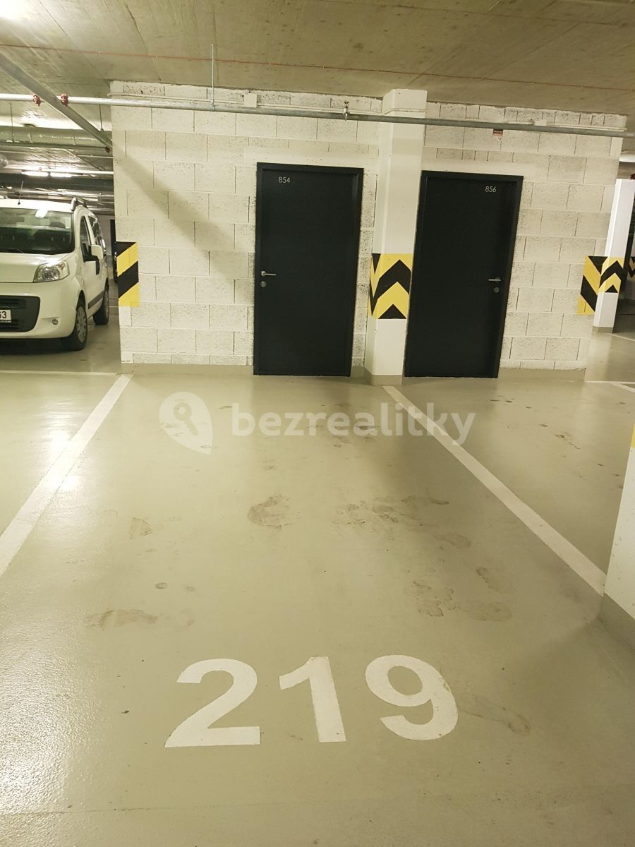 Garáž, 13 m²