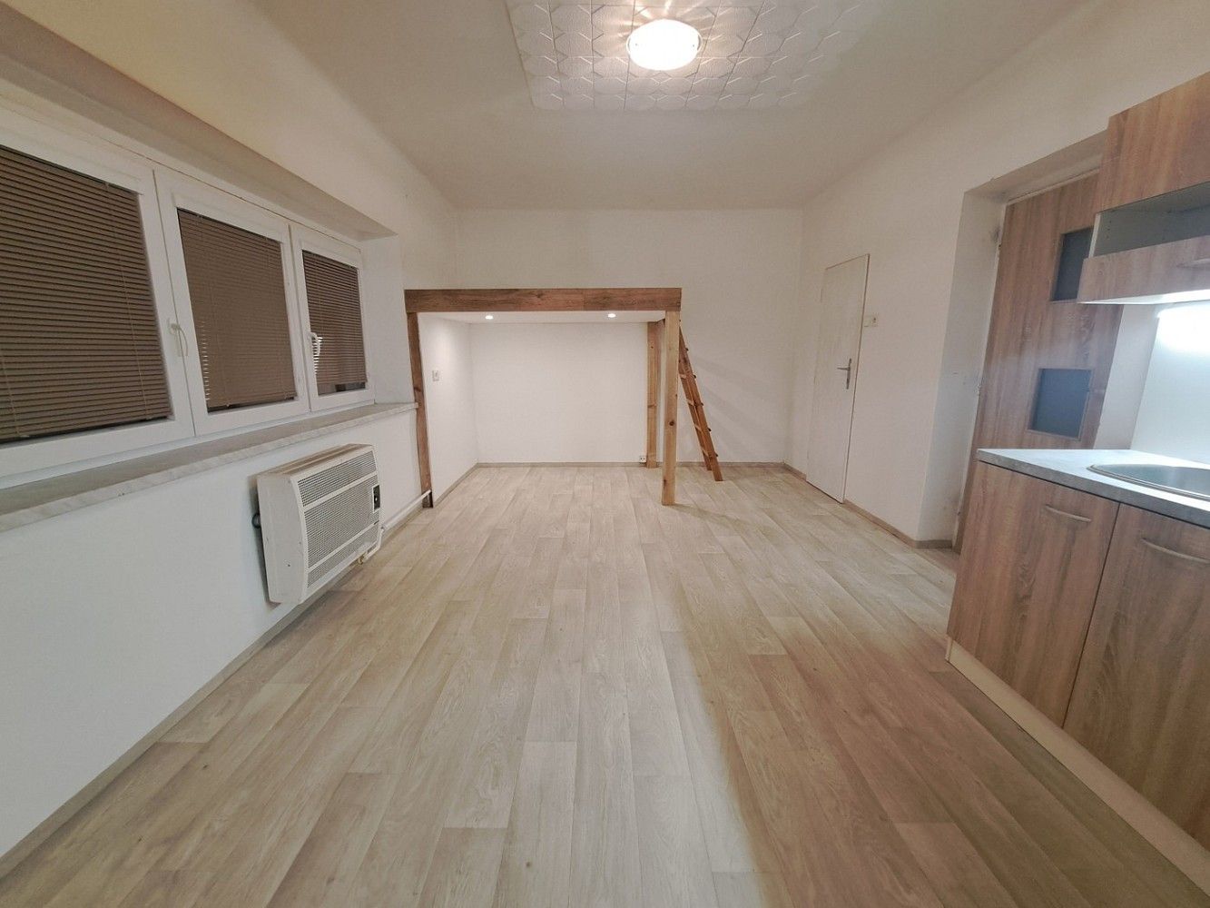 Pronájem byt 1+kk - Řehákova, Červený Kostelec, okres Náchod, 25 m² - 2