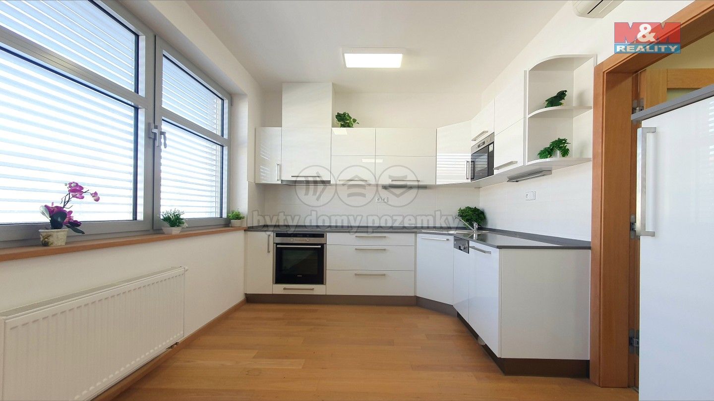 Pronájem byt 1+kk - Kytlická, Praha, 41 m²