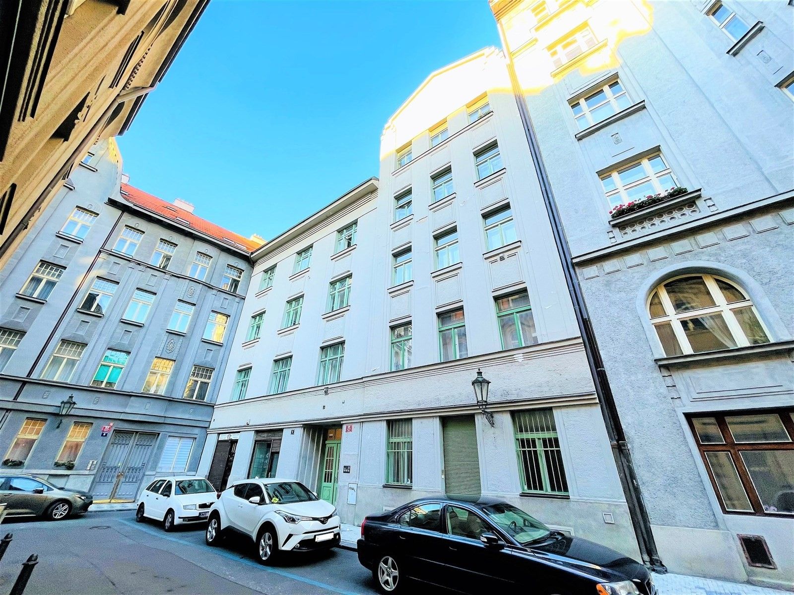 Pronájem byt 2+kk - U staré školy, Praha, 56 m²